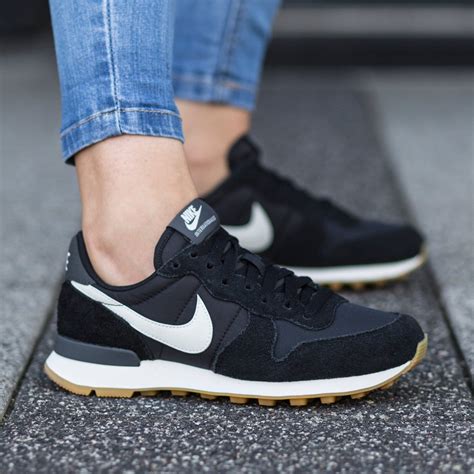 nike internationalist schwarz wildleder vorgängermodell|Damen Internationalist Schuhe (1) .